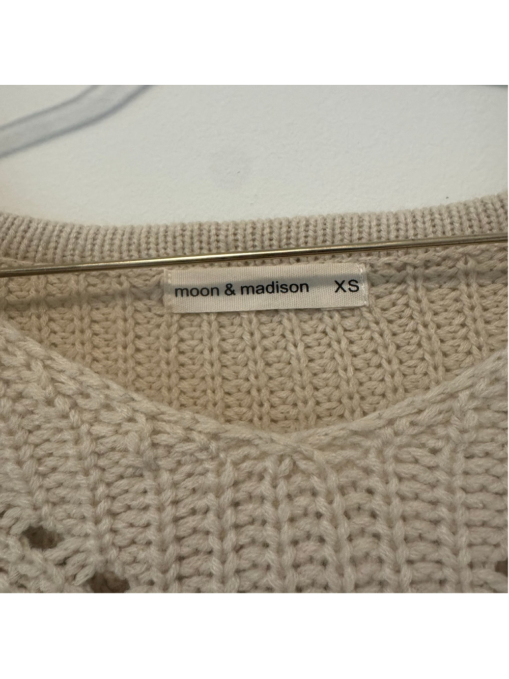Cream V-neck Sweater Women’s - Picture 2 of 4